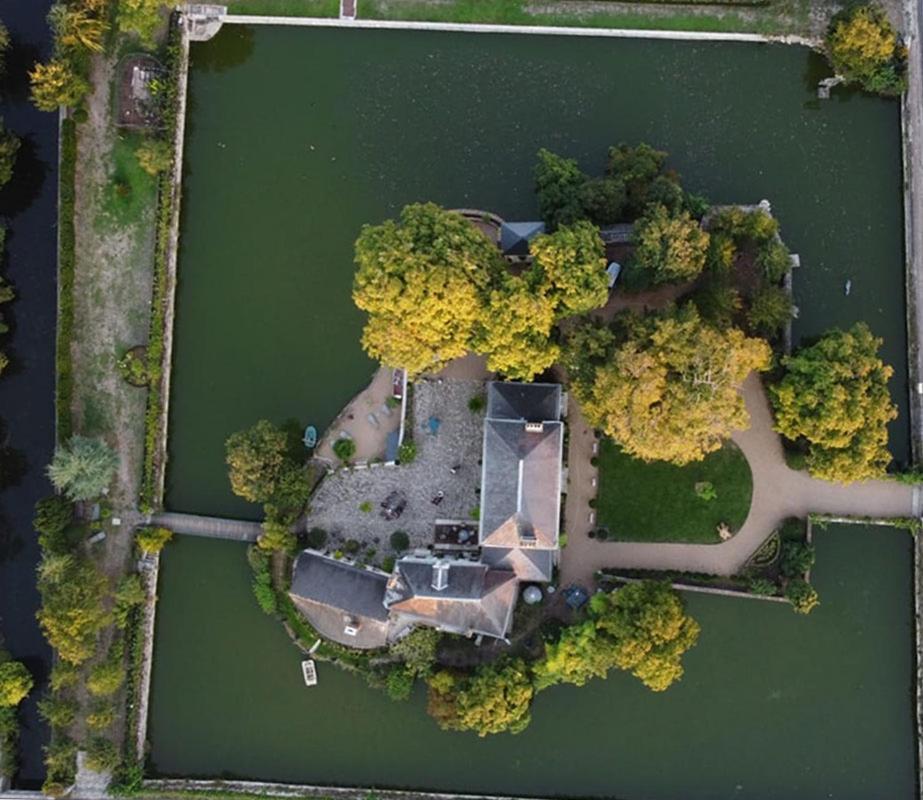 Les Douves Bed & Breakfast Onzain Exterior photo