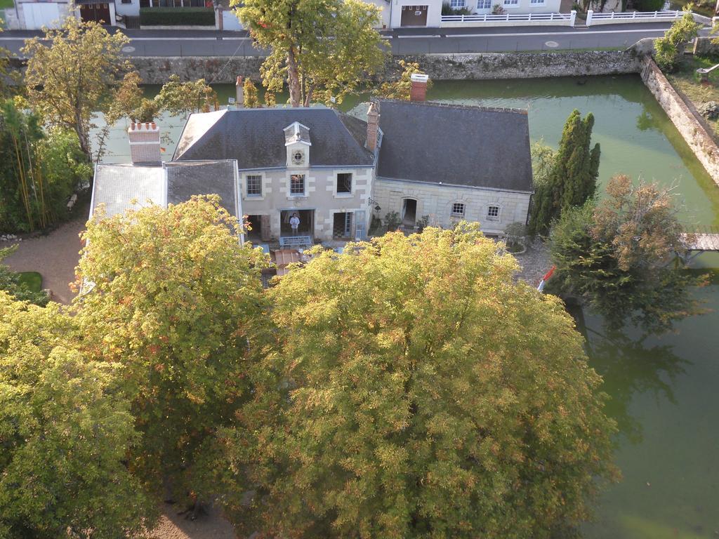 Les Douves Bed & Breakfast Onzain Exterior photo